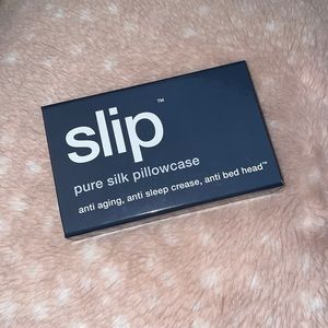 Bnib SLIP SILK pillow case